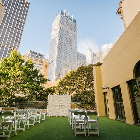 Sydney Harbour Marriott Hotel At Circular Quay Екстериор снимка The rooftop garden at the San Diego Marriott