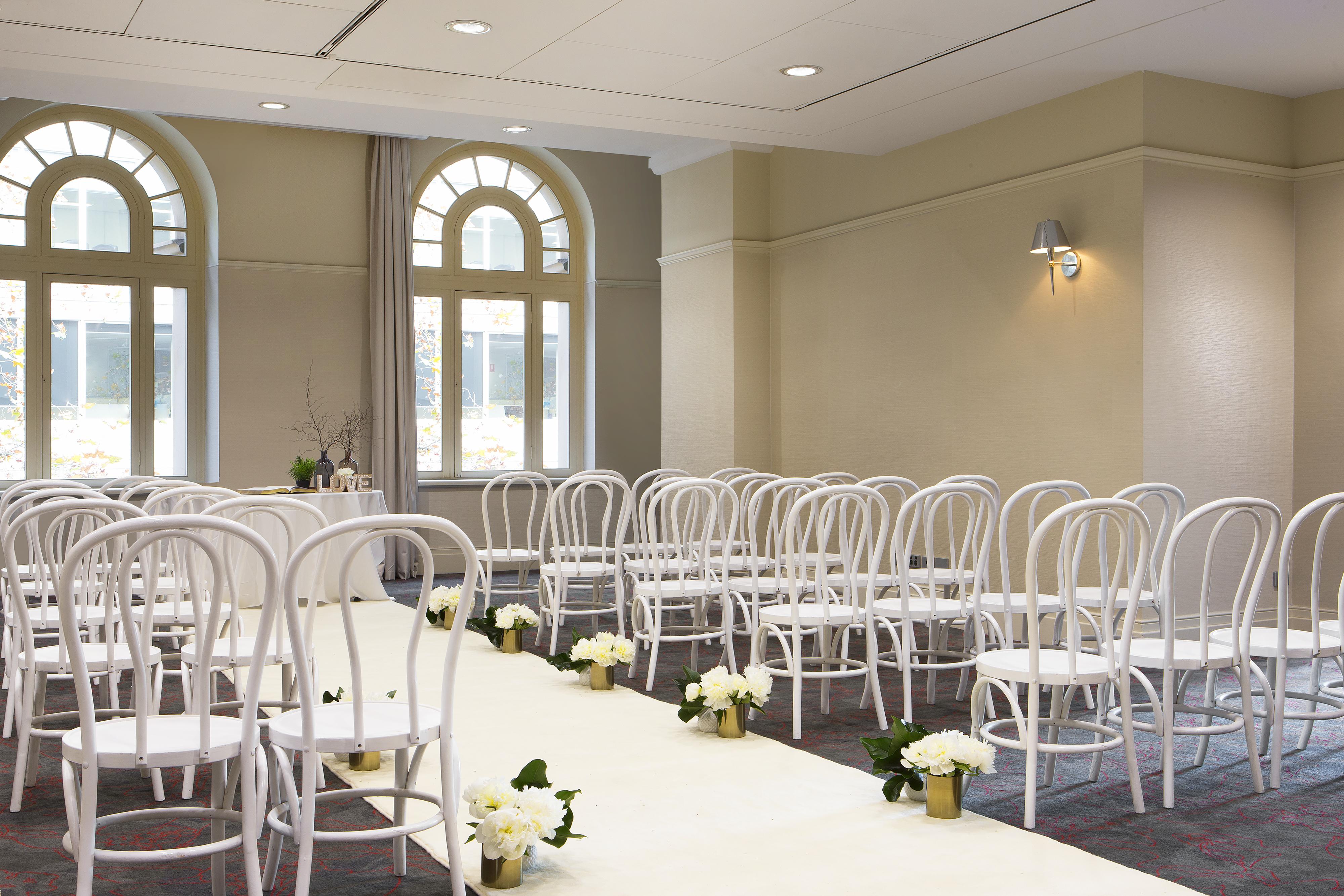 Sydney Harbour Marriott Hotel At Circular Quay Екстериор снимка The Chapel