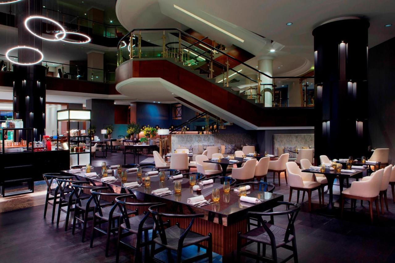 Sydney Harbour Marriott Hotel At Circular Quay Екстериор снимка The interior of the restaurant