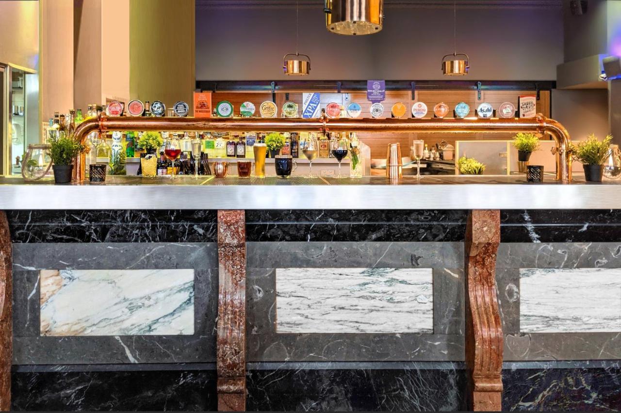Sydney Harbour Marriott Hotel At Circular Quay Екстериор снимка The bar at the hotel