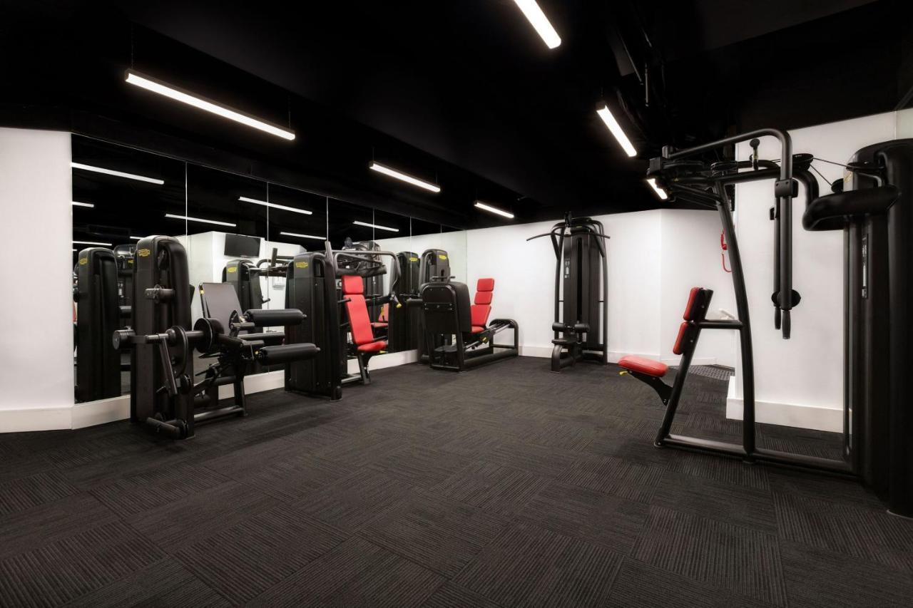 Sydney Harbour Marriott Hotel At Circular Quay Екстериор снимка The gym at the London Bridge Academy