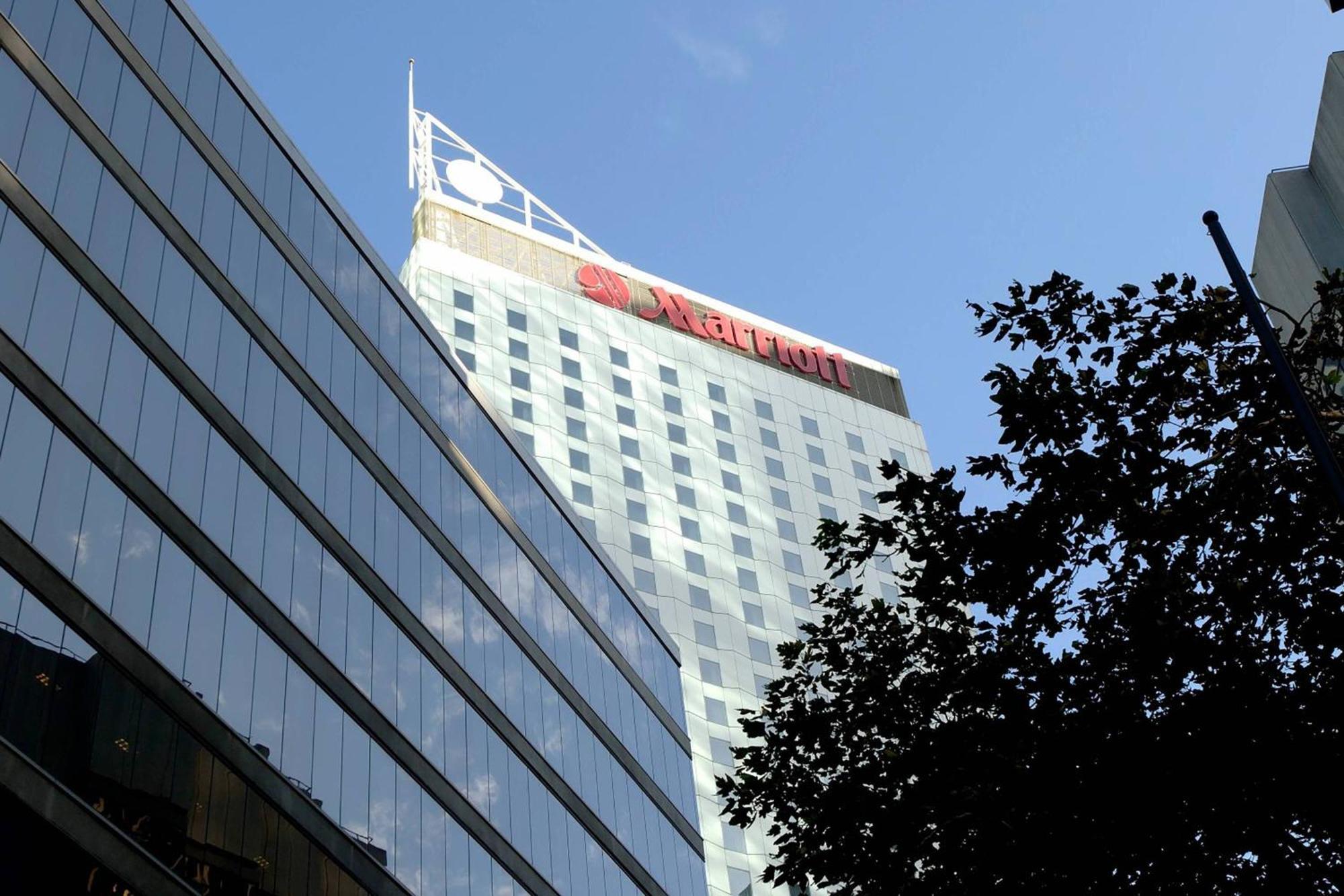 Sydney Harbour Marriott Hotel At Circular Quay Екстериор снимка The hotel in 2011