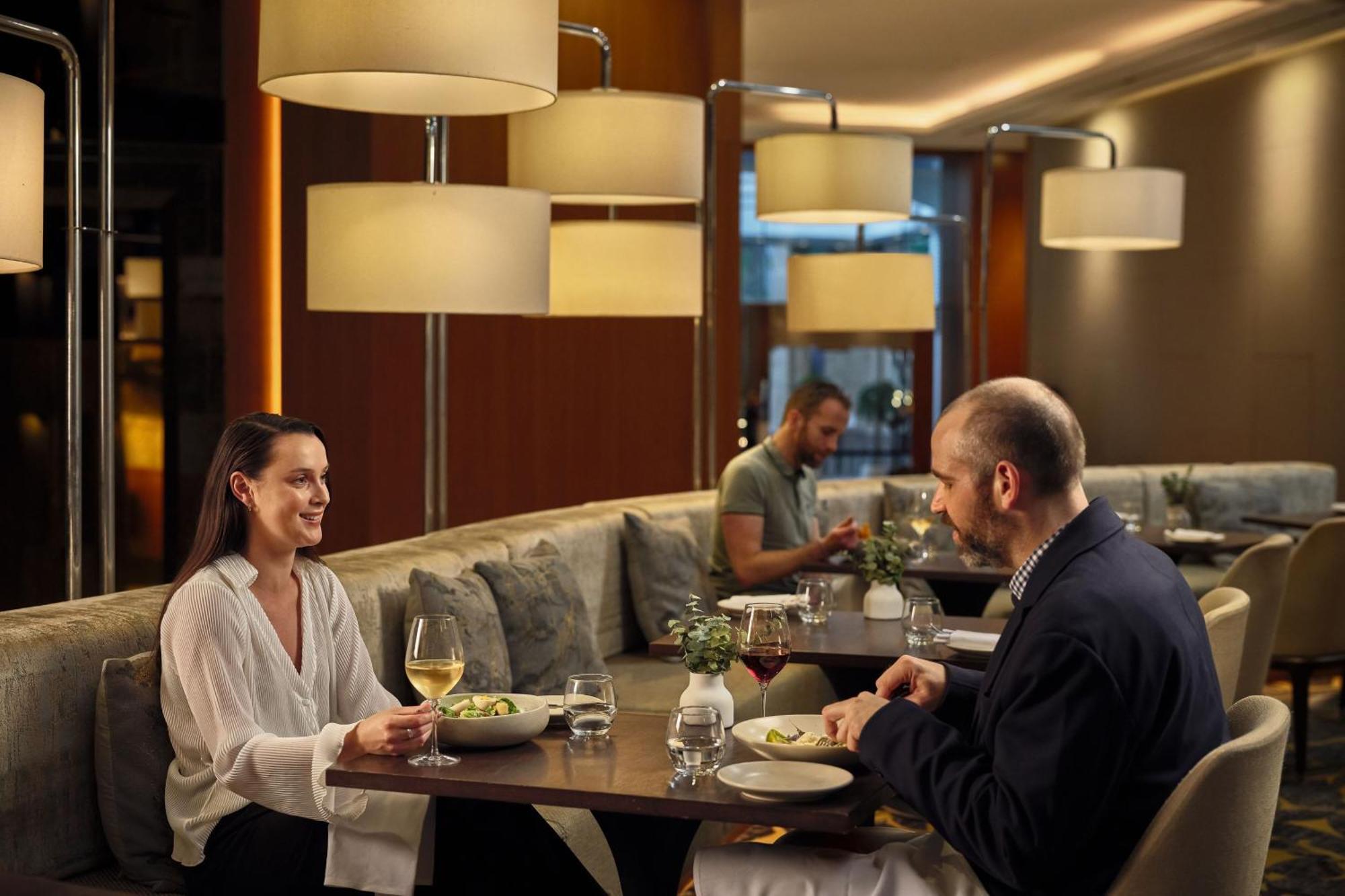 Sydney Harbour Marriott Hotel At Circular Quay Екстериор снимка Restaurant