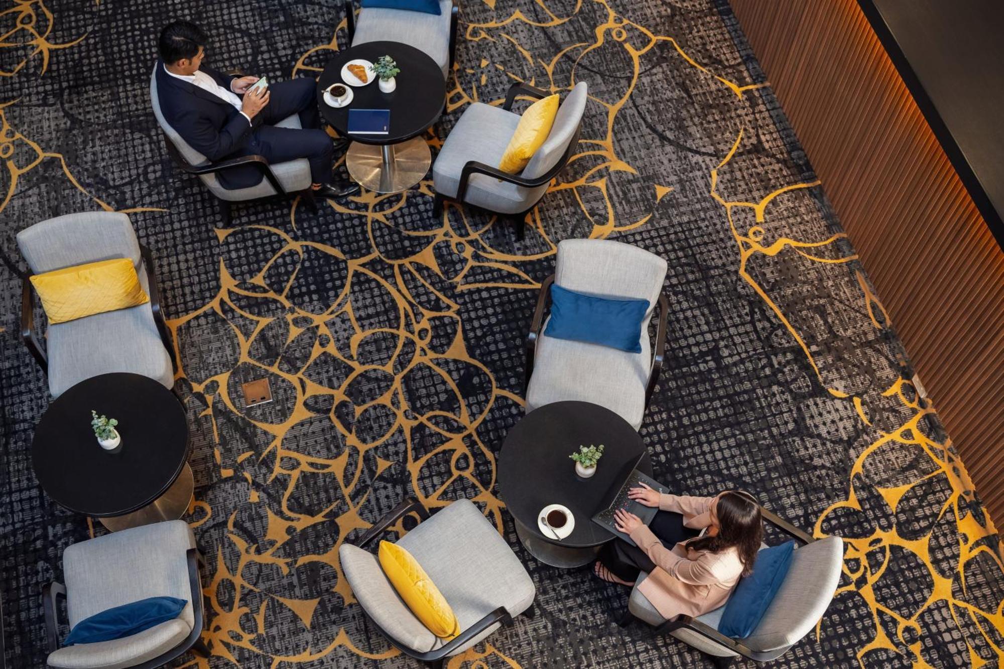 Sydney Harbour Marriott Hotel At Circular Quay Екстериор снимка The lounge at the airport